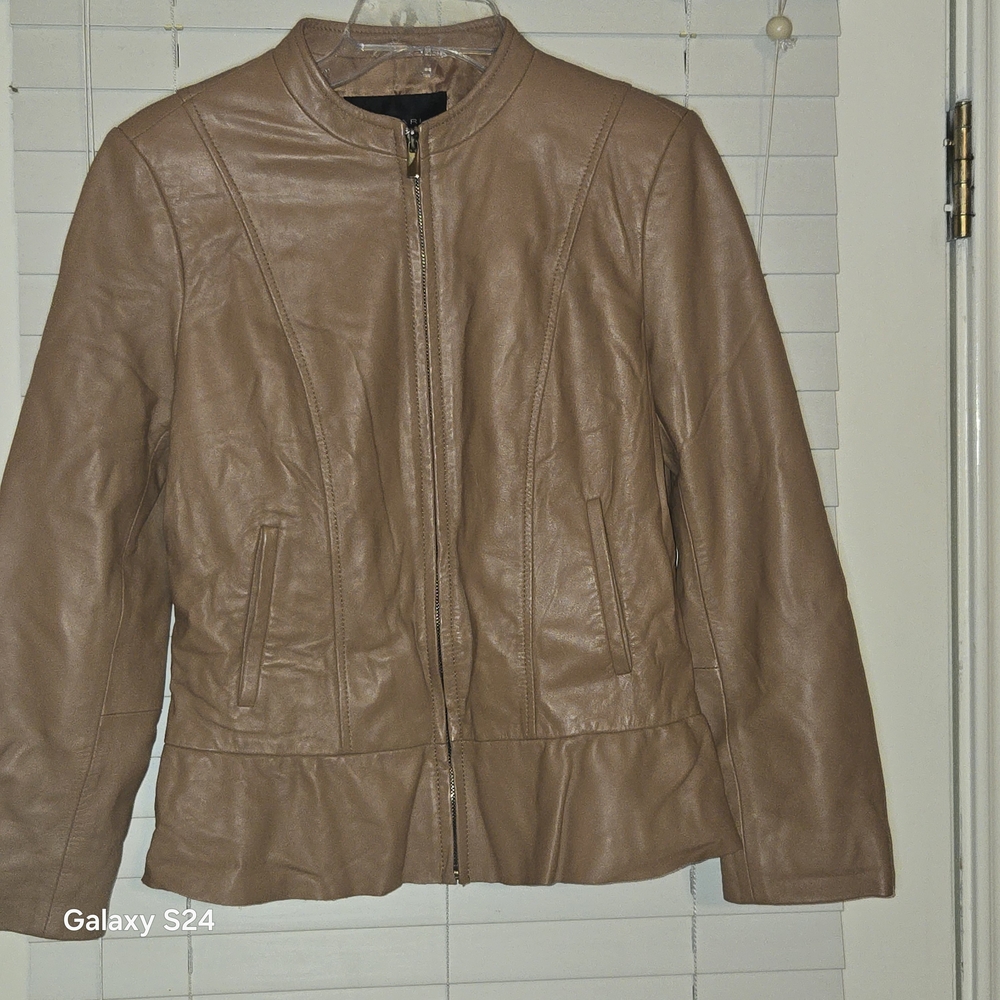 Tahari Genuine Lamb Leather Jacket Small (estimated see pics for measurements)
